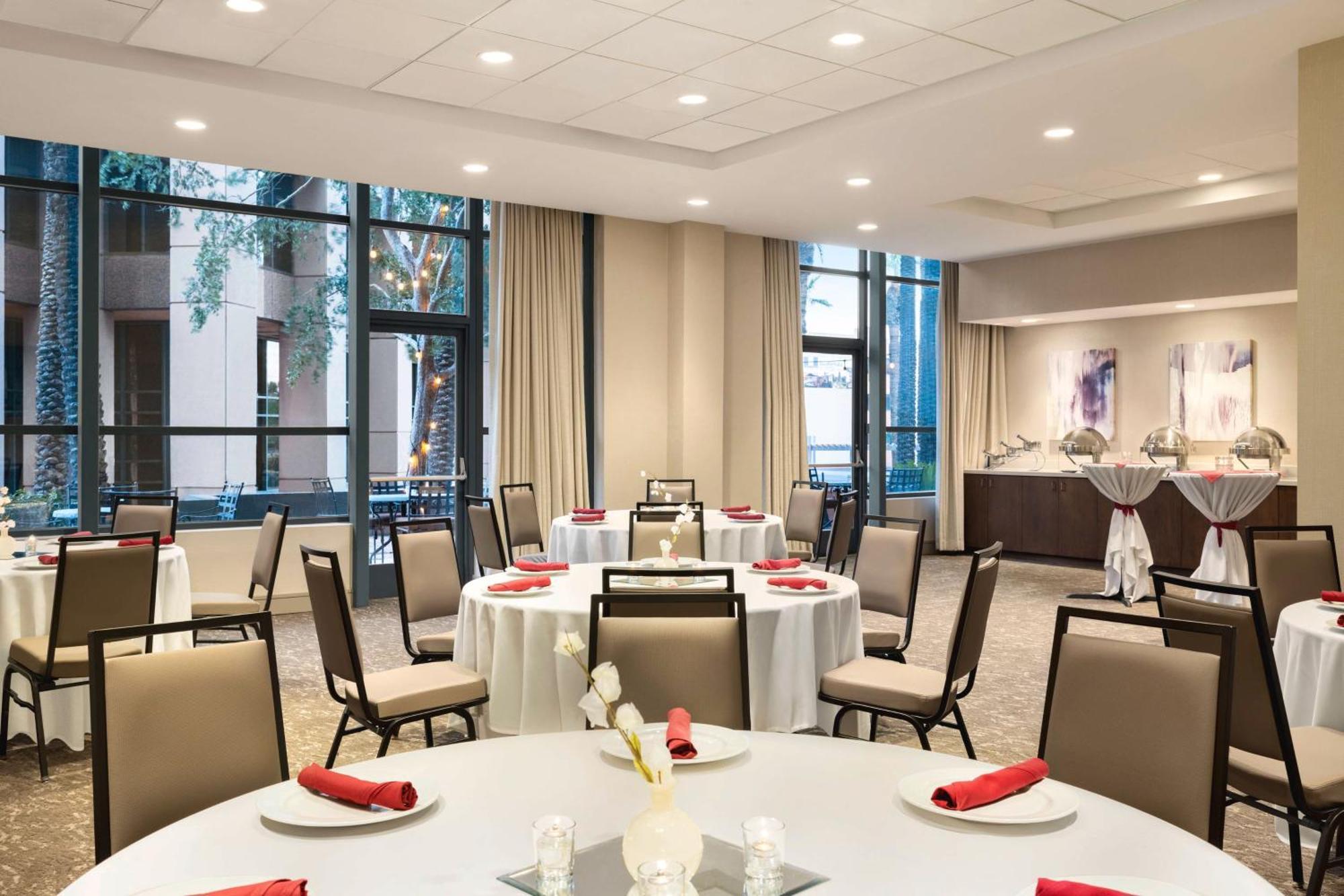 Embassy Suites By Hilton Phoenix Downtown North Екстер'єр фото