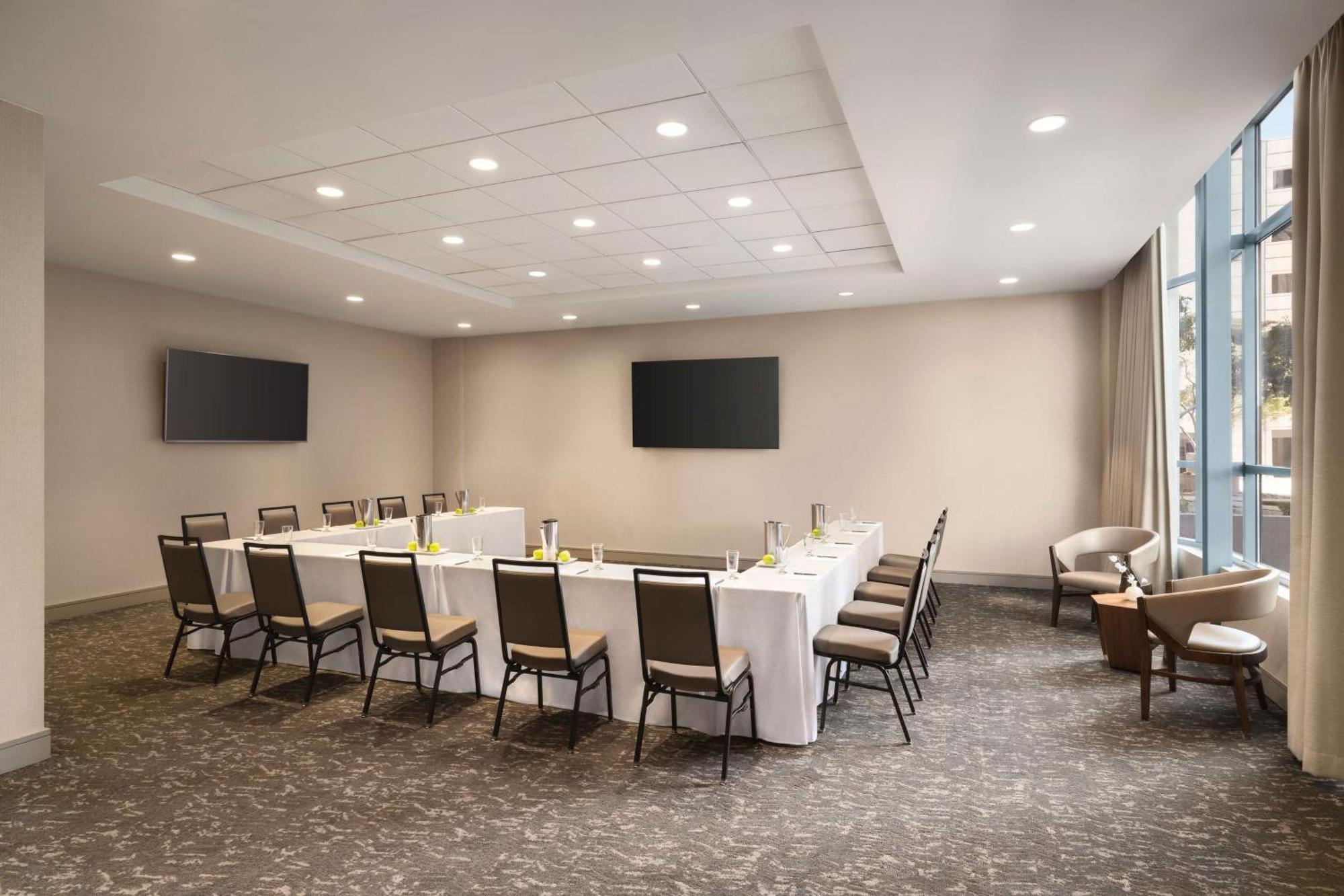 Embassy Suites By Hilton Phoenix Downtown North Екстер'єр фото